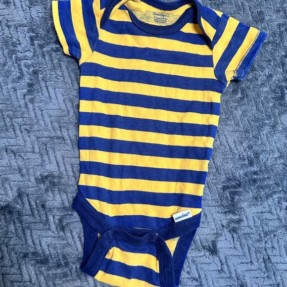 Mixed lot of 0-3 month short sleeve shirts - Picture 12 of 13